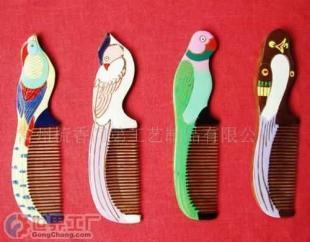 工藝木梳彩雀 批發(fā)市場中的特色手工彩繪促銷禮品